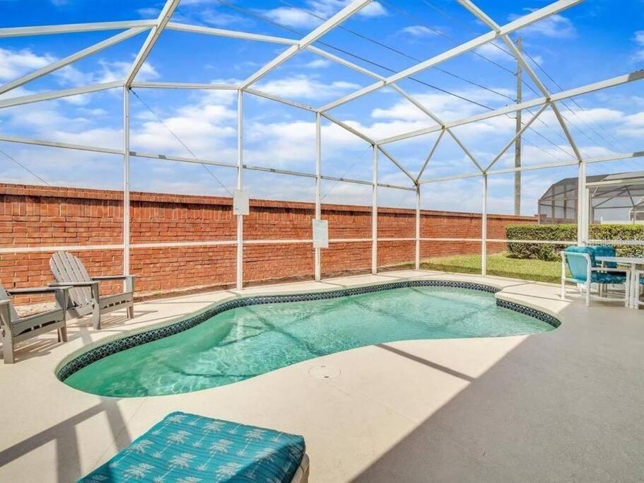 Minutes To Disney! Spacious W/ Private Pool, Themed Rooms! Holiday home