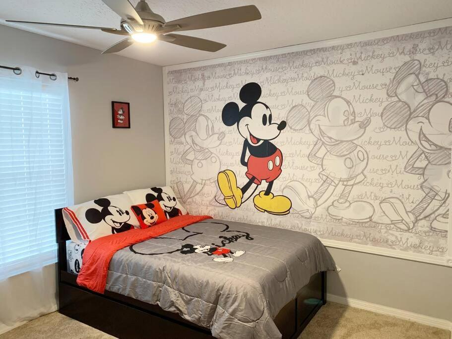 Holiday home Minutes To Disney! Spacious W/ Private Pool, Themed Rooms! Orlando