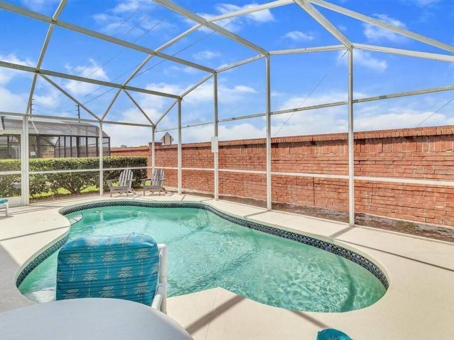 Minutes To Disney! Spacious W/ Private Pool, Themed Rooms! Holiday home Orlando