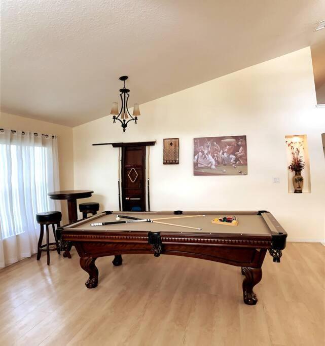 Minutes To Disney! Spacious W/ Private Pool, Themed Rooms!