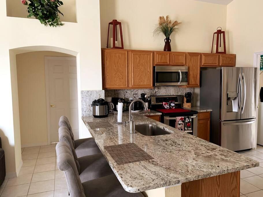 Holiday home Minutes To Disney! Spacious W/ Private Pool, Themed Rooms!