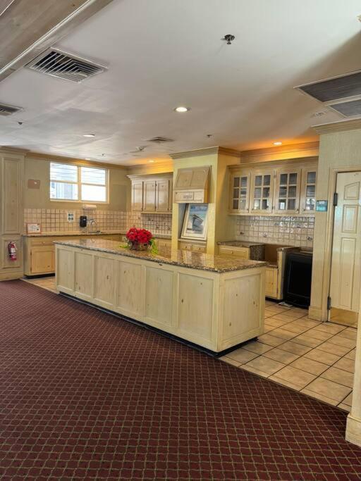 Apartment Very Close To Disney!