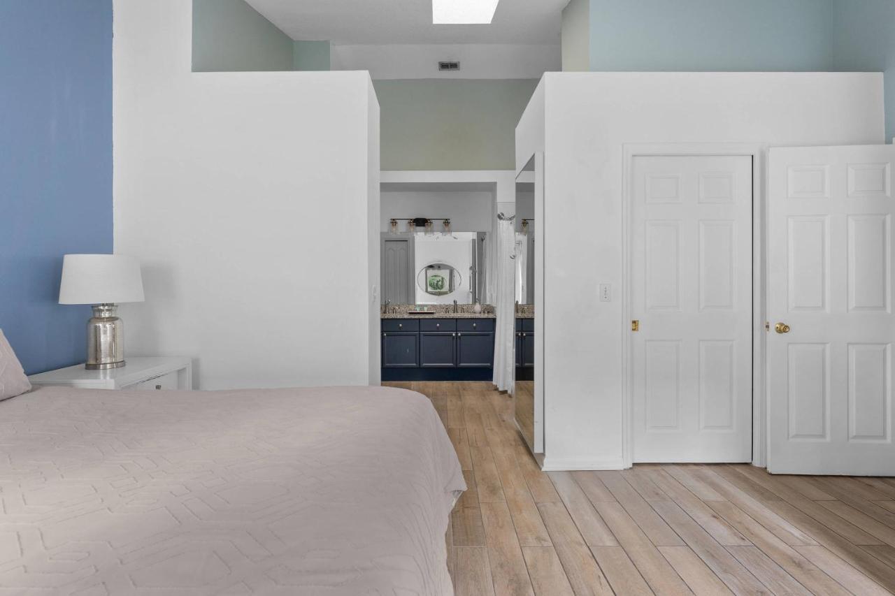 Well Illuminated And Spacious 3 Bedroom Wh15920 *