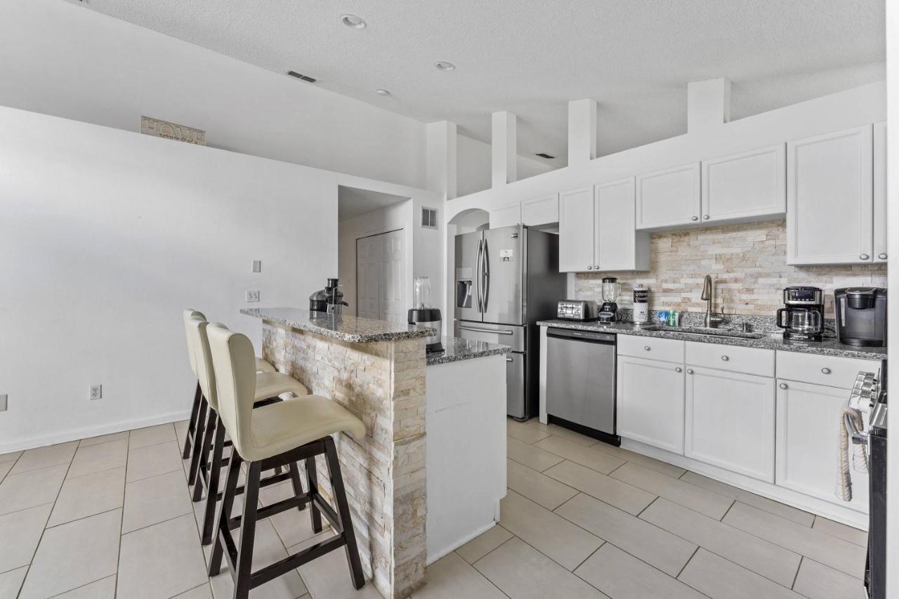 Well Illuminated And Spacious 3 Bedroom Wh15920 * Orlando