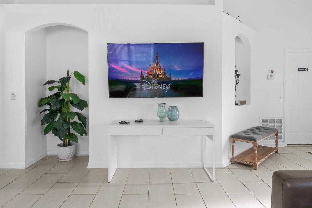 Well Illuminated And Spacious 3 Bedroom Wh15920 * Orlando