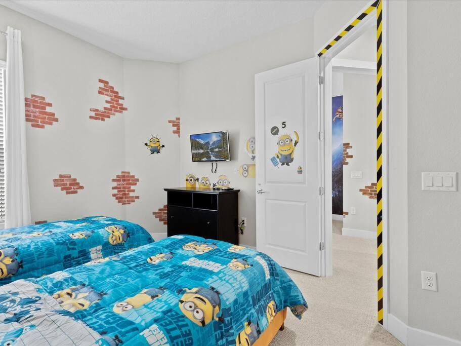 Location!! Modern Luxury 2 Miles From Disney! Villa *