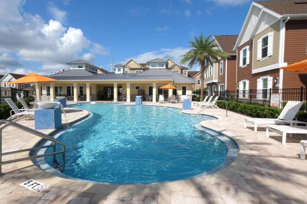 Location!! Modern Luxury 2 Miles From Disney! Villa Orlando