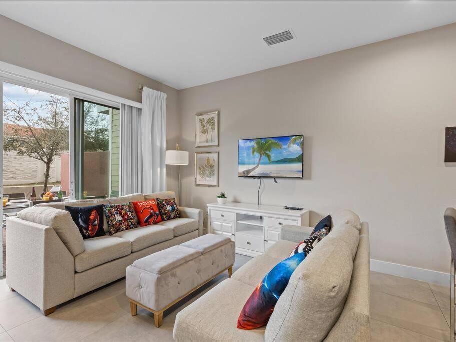 Villa Location!! Modern Luxury 2 Miles From Disney! *