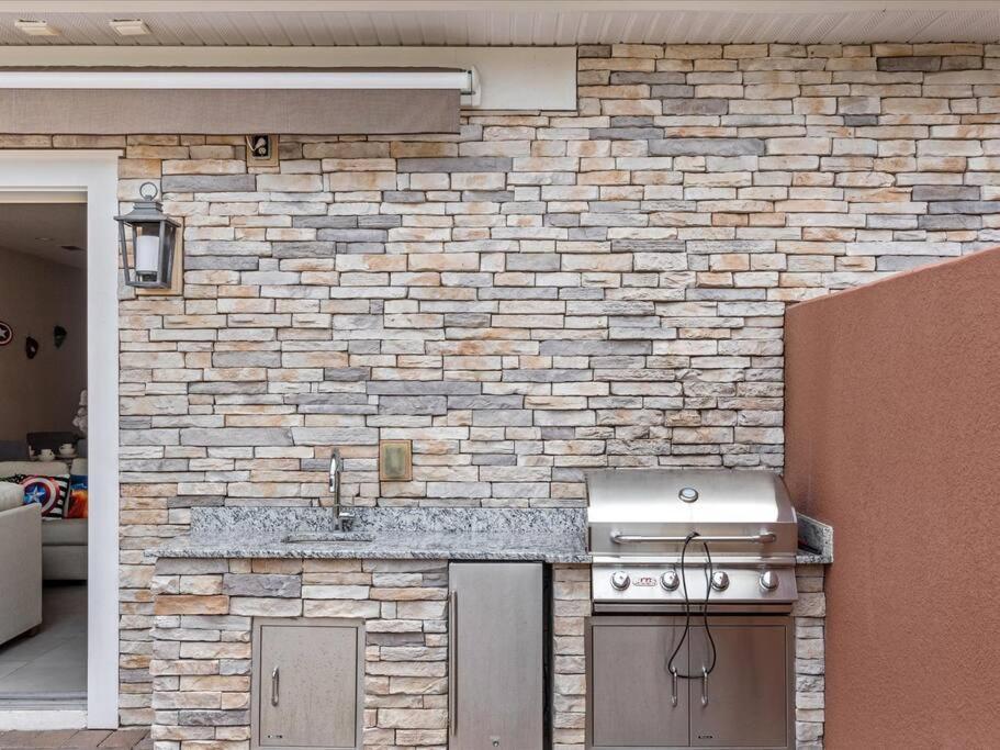 Villa Location!! Modern Luxury 2 Miles From Disney! *