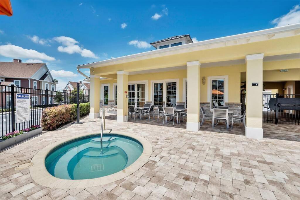 Villa Location!! Modern Luxury 2 Miles From Disney!