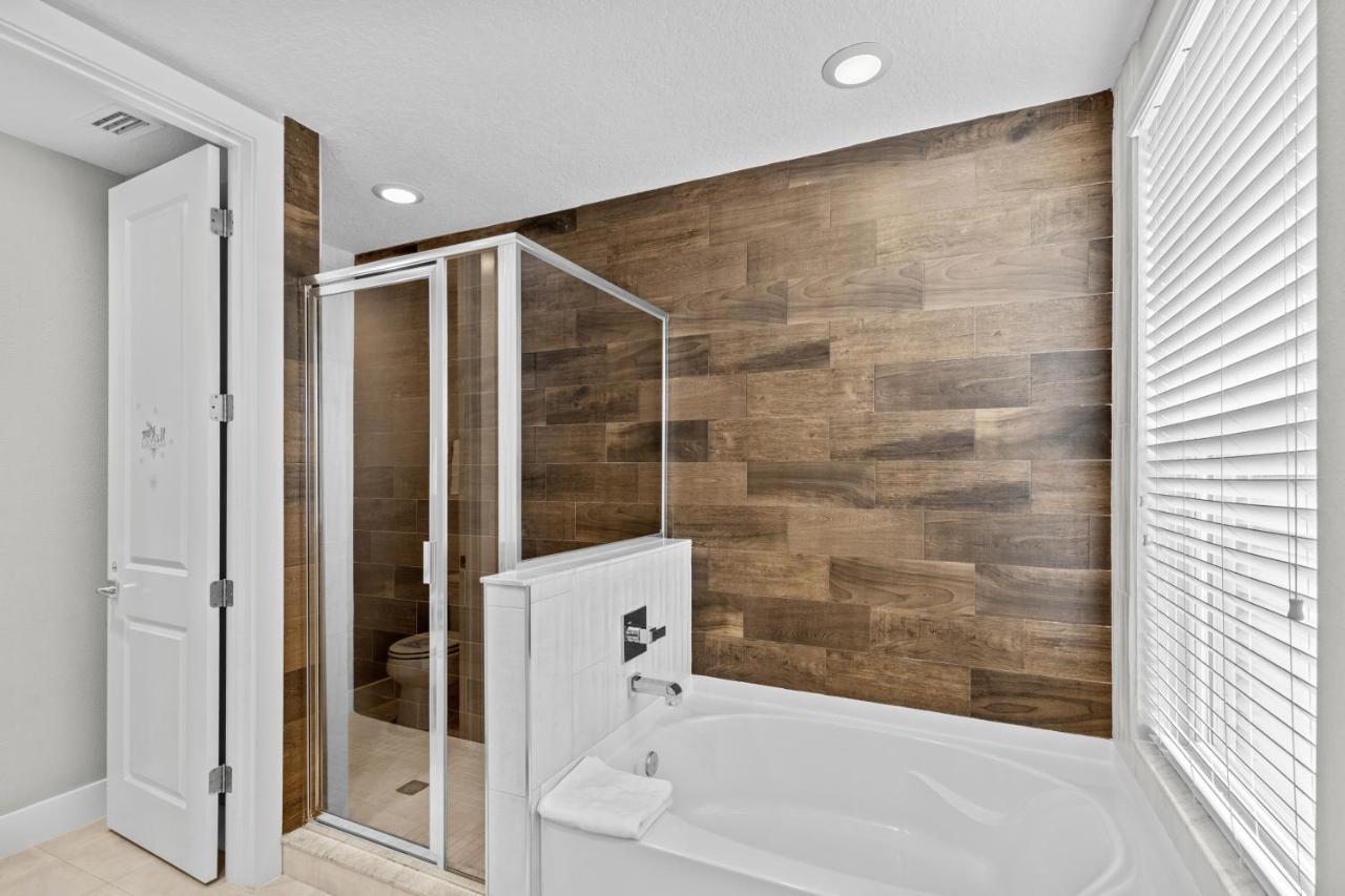Location!! Modern Luxury 2 Miles From Disney! *