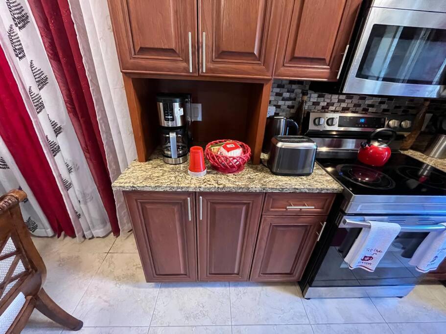 Beautiful Modern 3 Bedroom House - Downtown Orlando