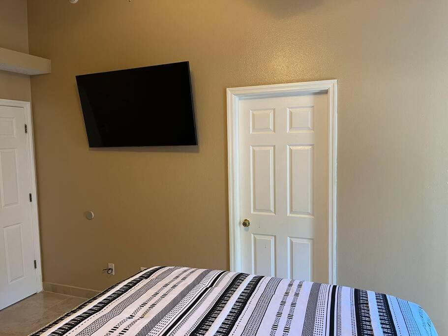 Beautiful Modern 3 Bedroom House - Downtown Orlando Holiday home