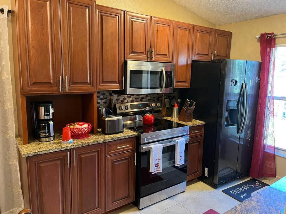 Beautiful Modern 3 Bedroom House - Downtown Orlando Holiday home Orlando