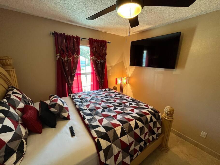Beautiful Modern 3 Bedroom House - Downtown Orlando Holiday home