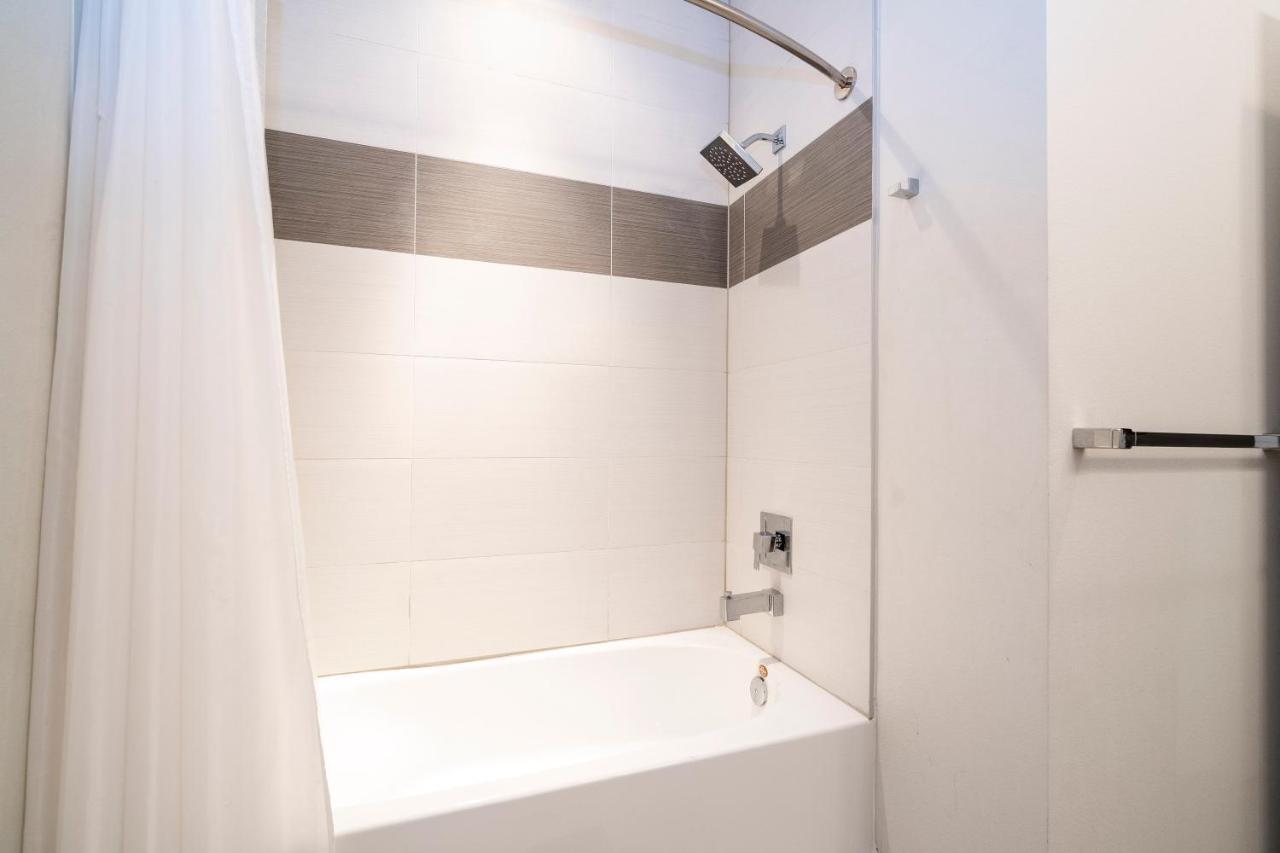 3br Townhouse Near Bbq Grill And Pool
