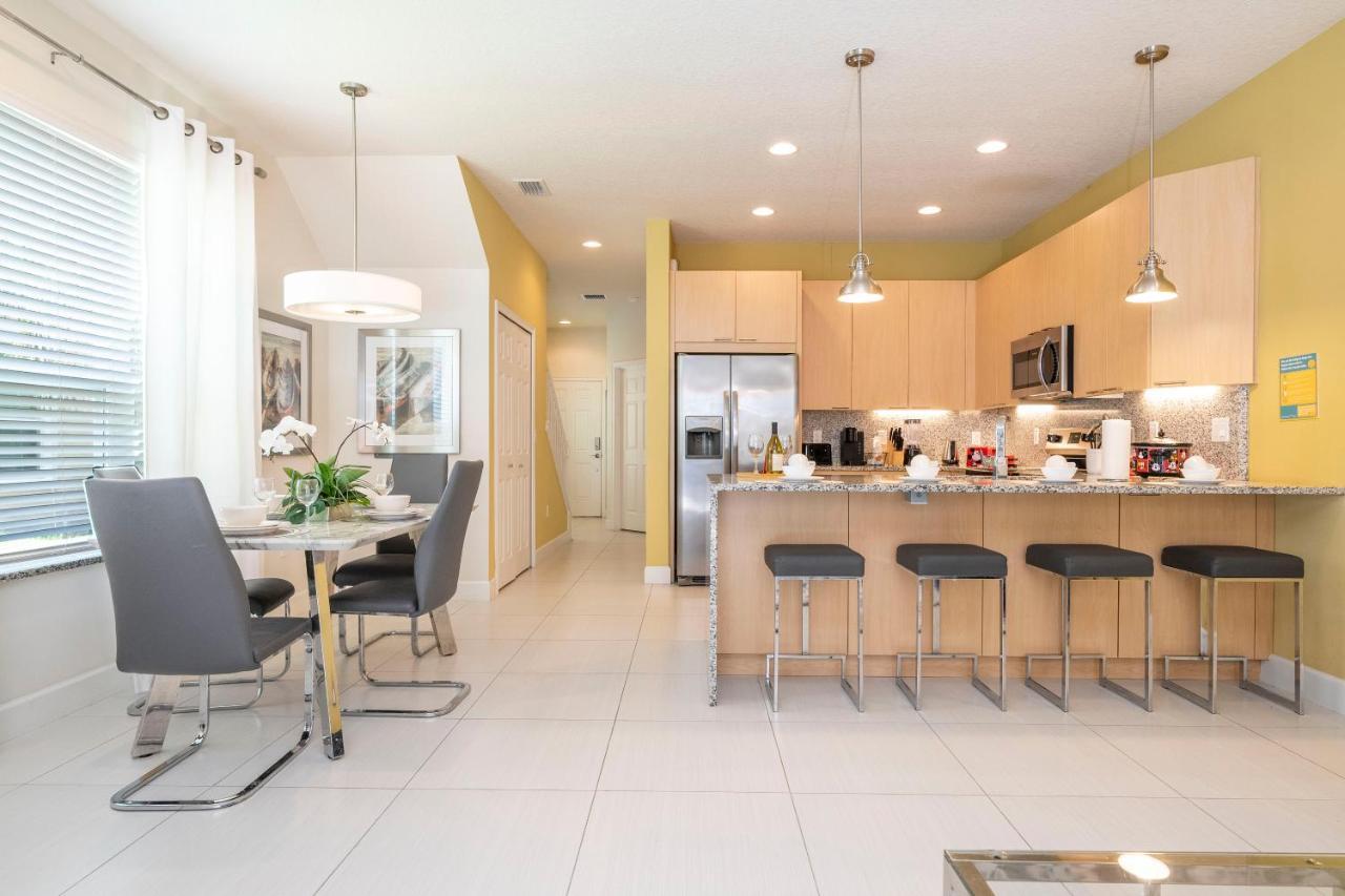 3br Townhouse Near Bbq Grill And Pool Holiday home Orlando