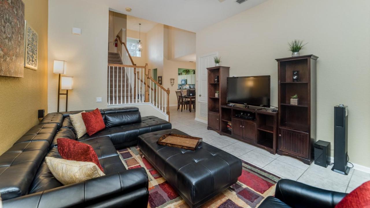 Windsor Hills - 5 Bed 5 Baths *