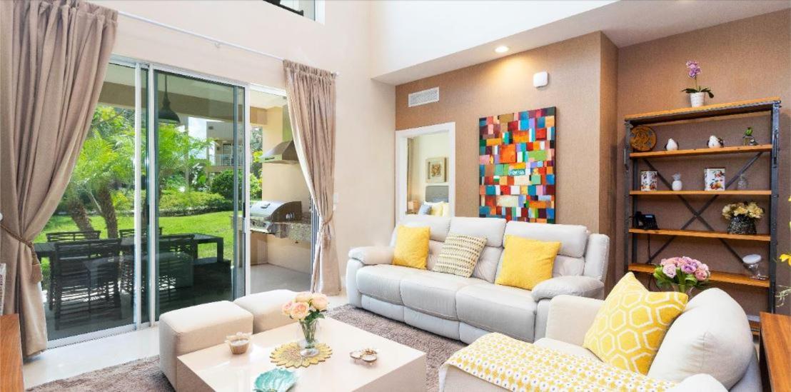 Magic Village - 4 Bed 45 Baths