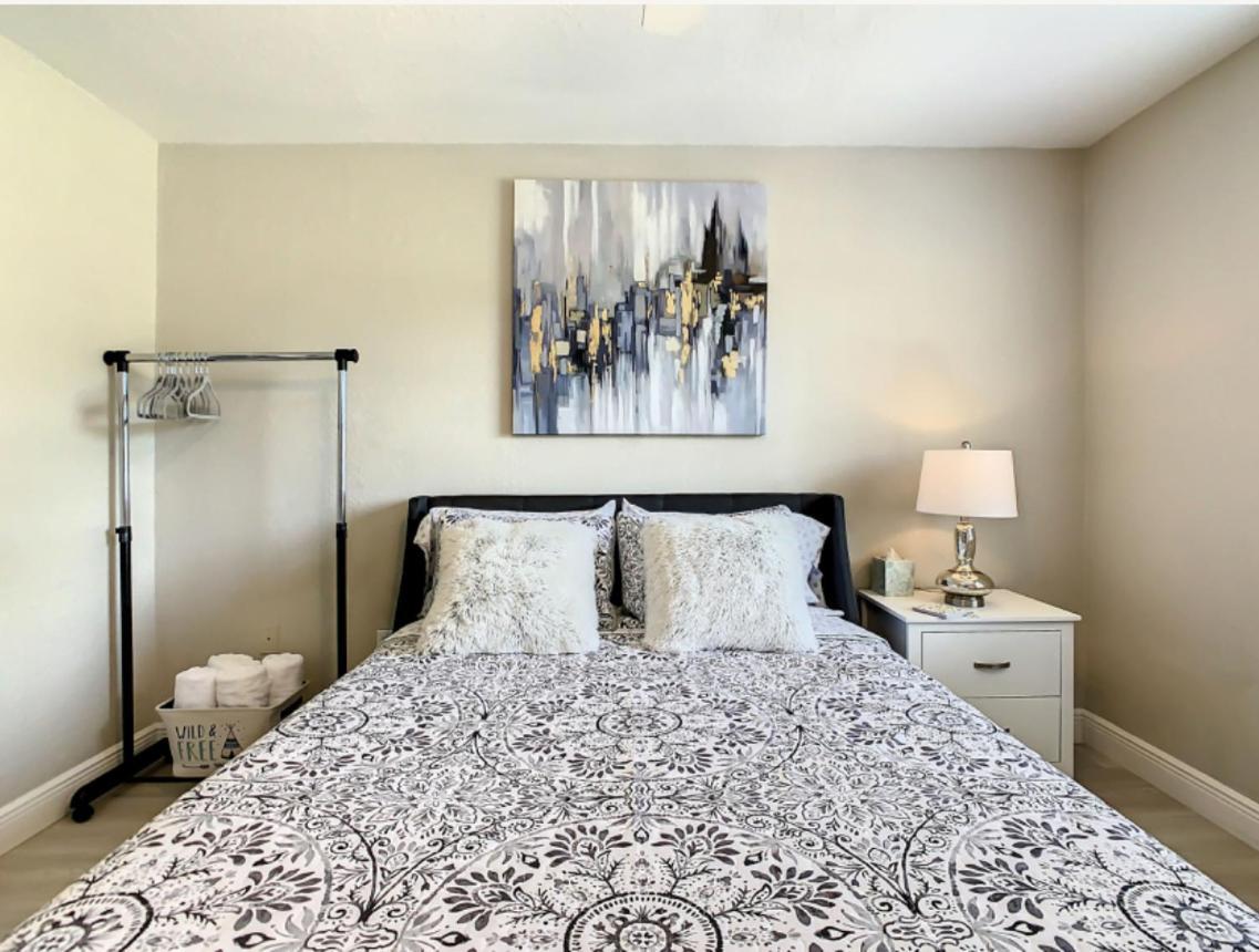 Charming Lakeview Retreat Ii