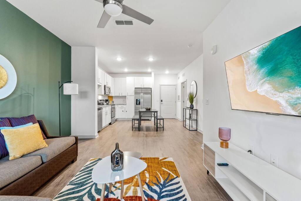 Complete ,10 Min To Parks Pets Allowed, Resort-style Amenities Apartment Orlando