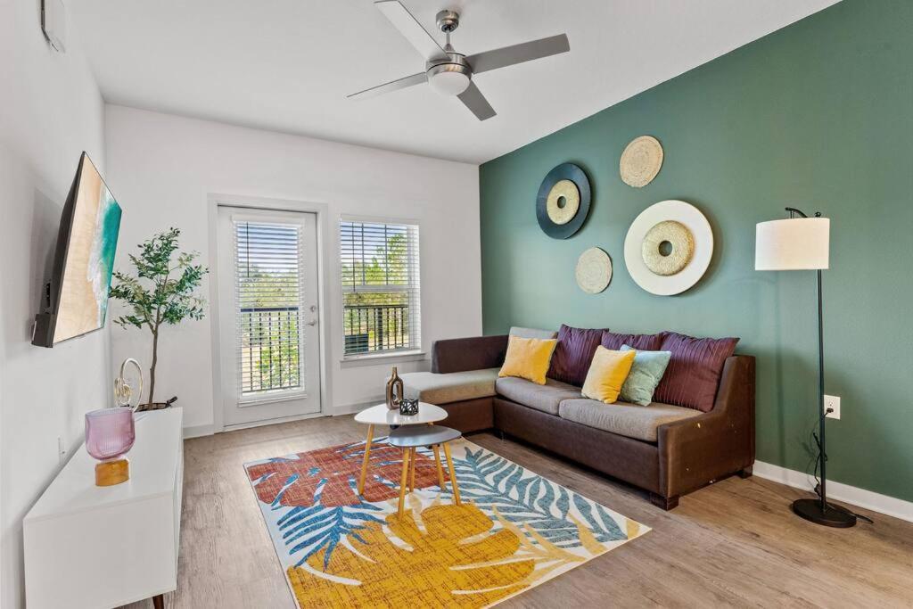 Complete ,10 Min To Parks Pets Allowed, Resort-style Amenities
