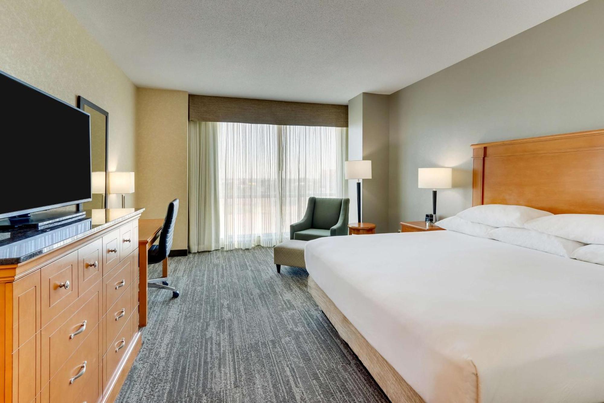 Hotel Drury & Near Universal Orlando