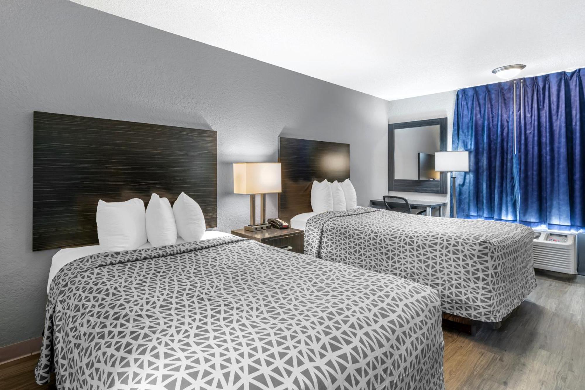 Suburban International Drive Hotel 2*