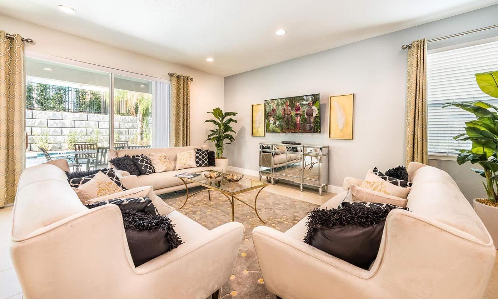 Cute 6 Bdrm With Pool Oasis In Encore Holiday home