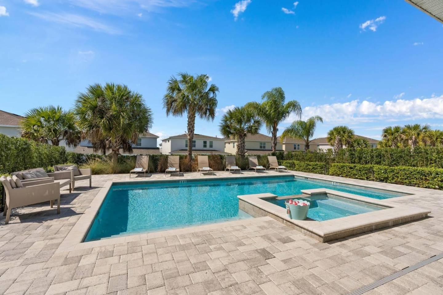 Stylish 10 Bdrm With Galactic Themed In Encore Holiday home Orlando