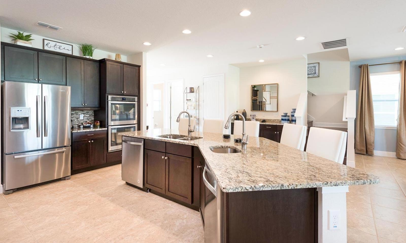 Holiday home Chic 11 Bdrm With Private Pool In Encore