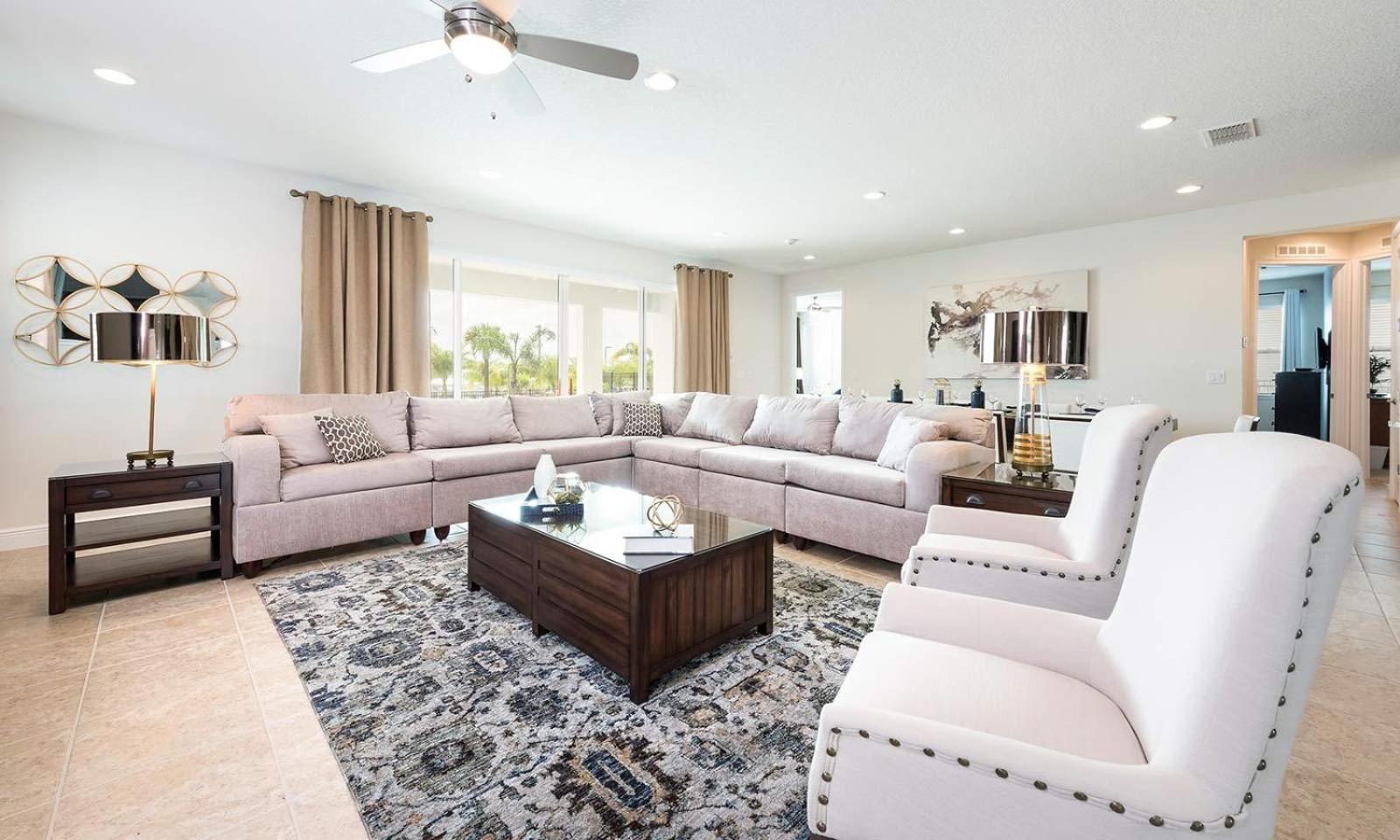Holiday home Chic 11 Bdrm With Private Pool In Encore