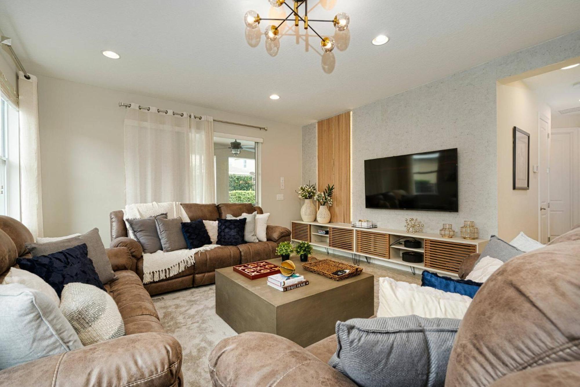 Encore 11 Bedroom With Pool Holiday home