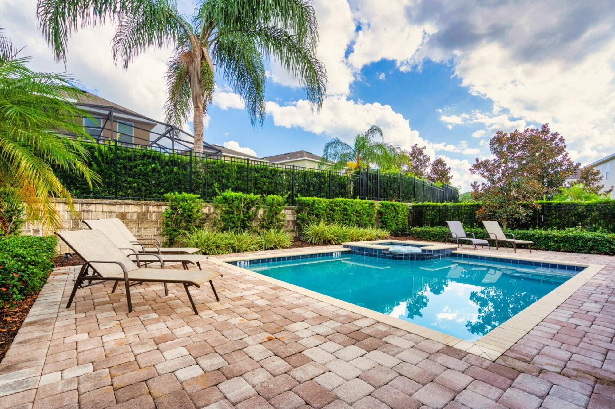 Encore 11 Bedroom With Pool