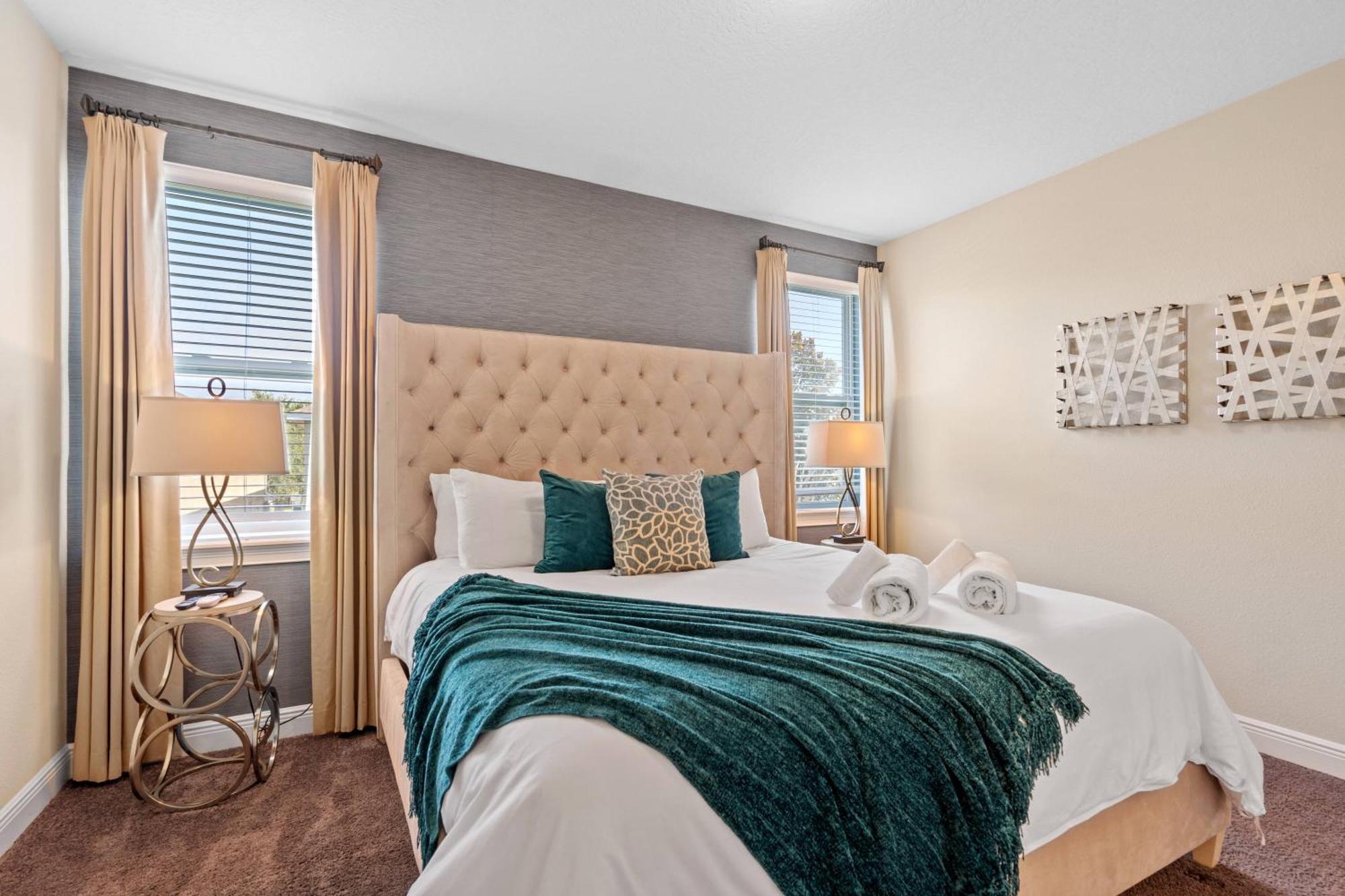 Encore 8bd,game Room,pool,themed Close To