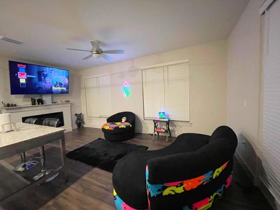 Perfect Universal Experience Apartment