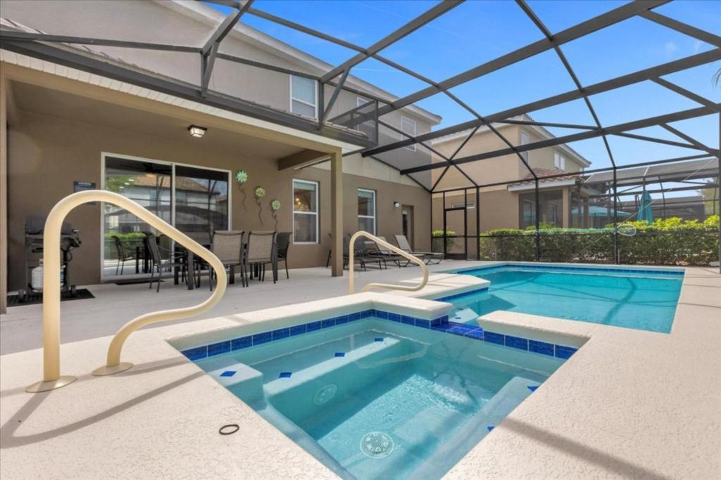 5 Bedrooms - 4 Bathrooms - Solterra 5357 Oa *