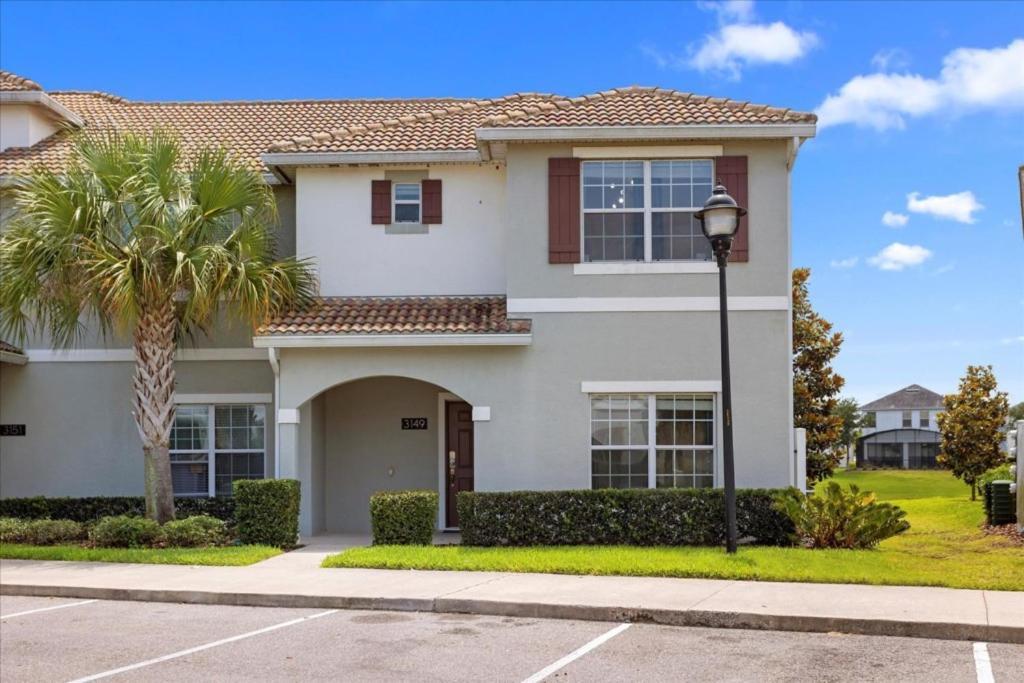 5 Bedrooms - 4 Bathrooms - Storey 3149 Pp * Orlando