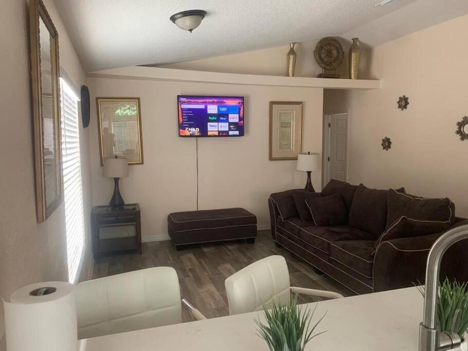 Friendly House * Orlando