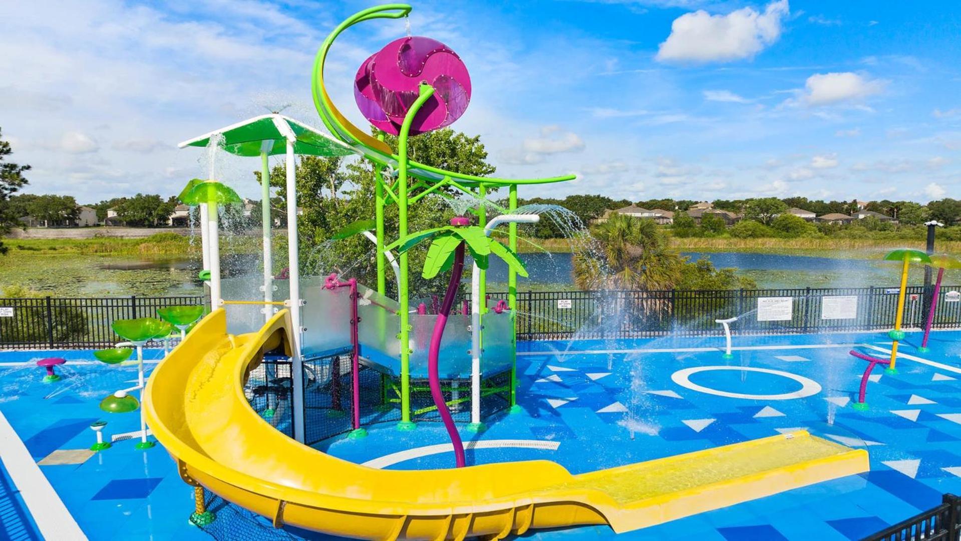 With Lakeview Close To W Pool Holiday home *