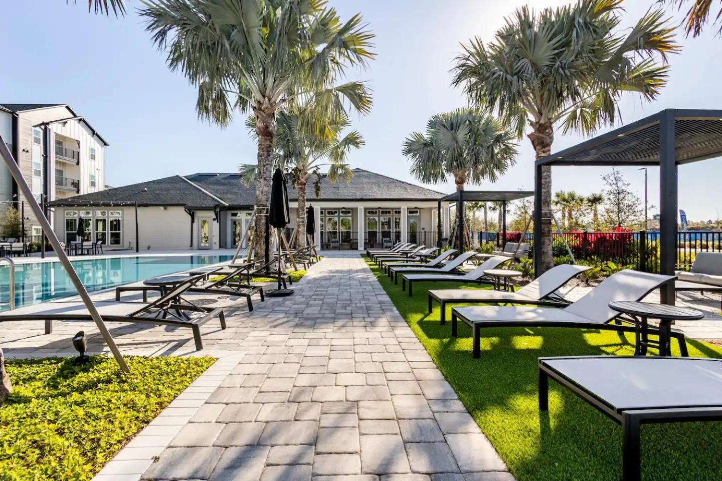 Complete Contemporary 10 Min To Parks Pets Allowed, Resort-style Amenities * Orlando
