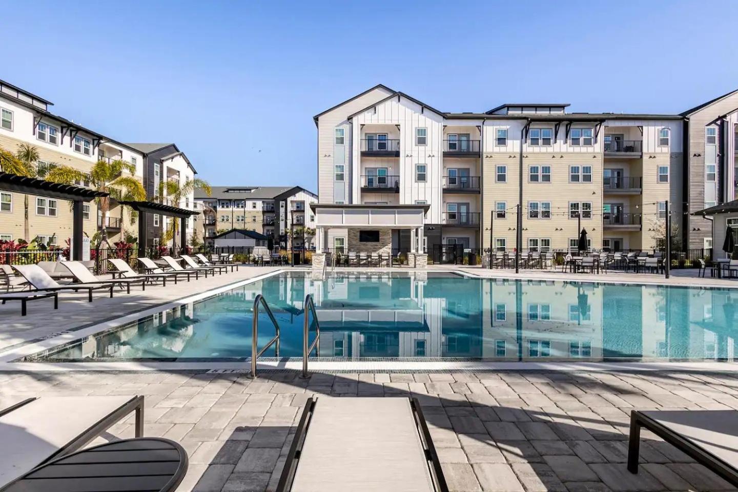 Apartment Complete Contemporary 10 Min To Parks Pets Allowed, Resort-style Amenities *