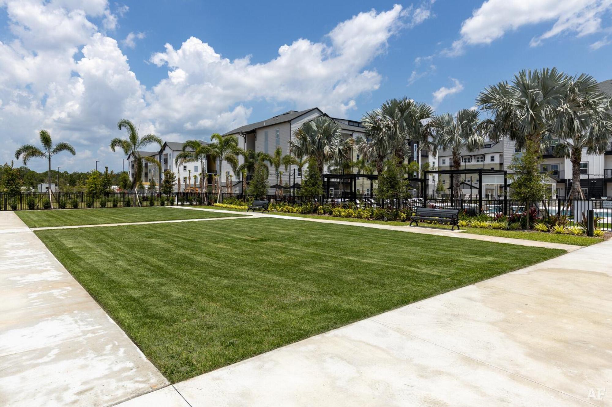 Complete ,10 Min To Parks Pets Allowed, Resort-style Amenities Apartment