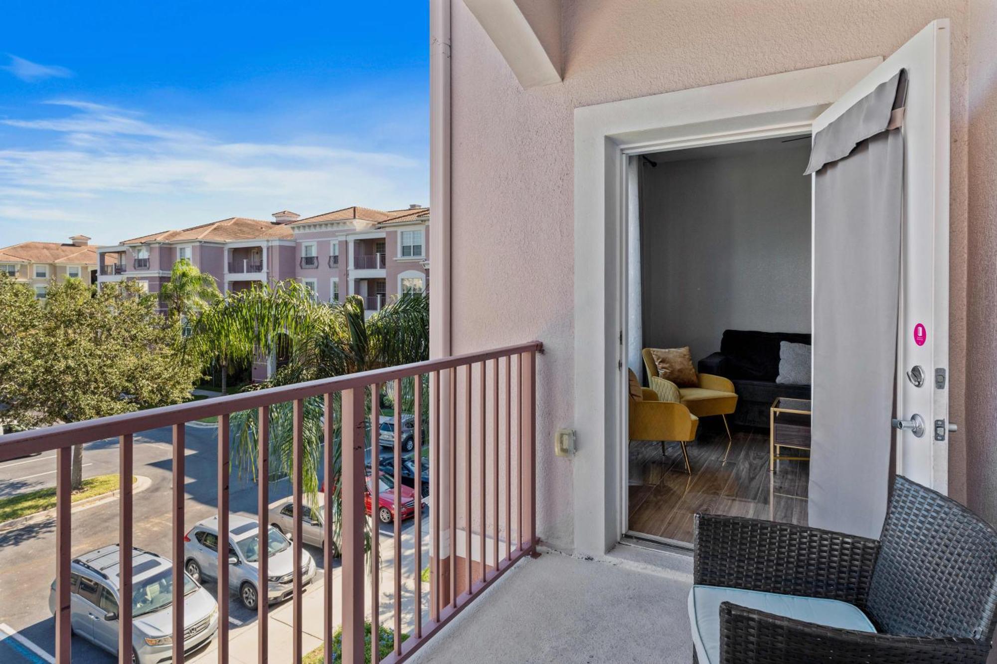 - Vista Cay 243
