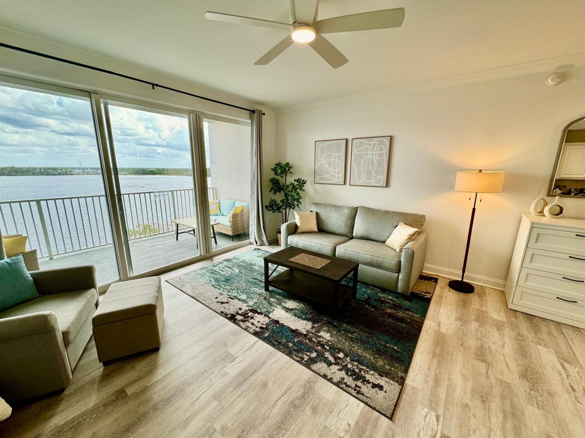 Balcony King - & Pool View Apartment Orlando