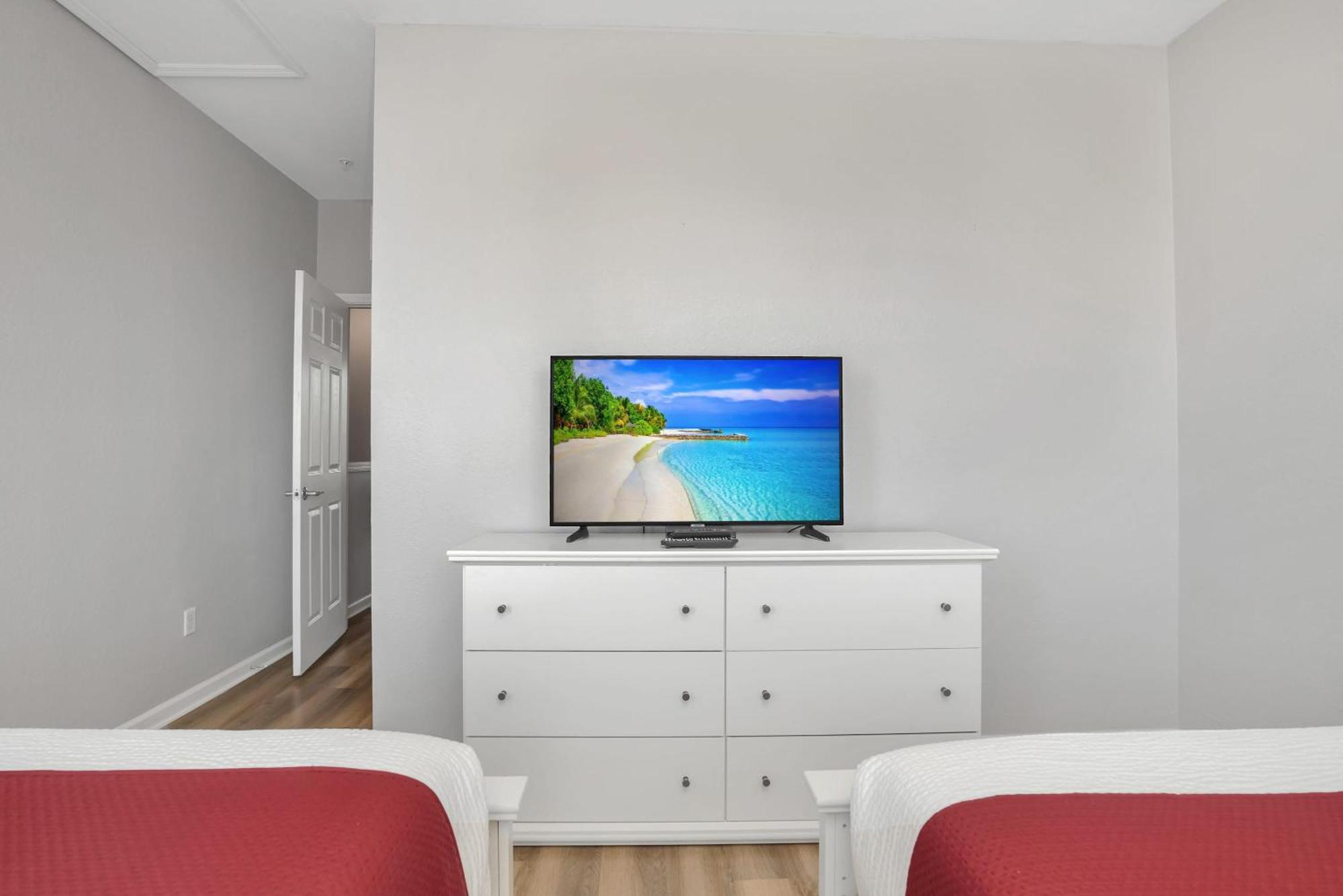 The Epic Toronto Vista Cay Holiday home