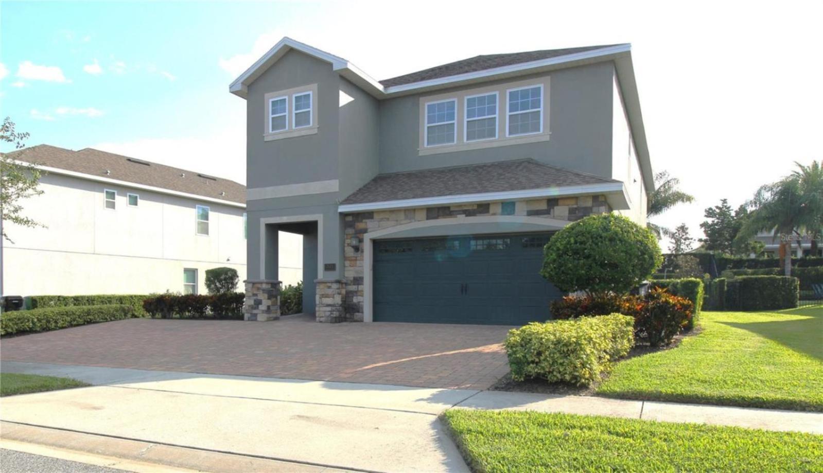 Family Themed House Close To With Private Pool And Huge Backyard *