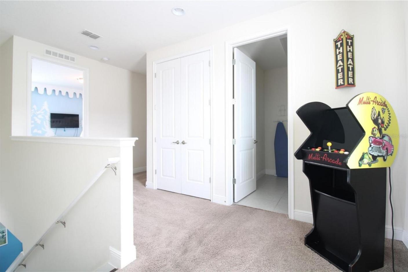 Holiday home Family Themed House Close To With Private Pool And Huge Backyard