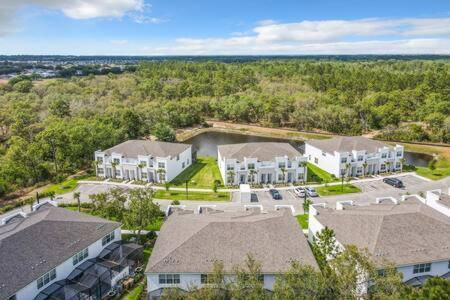 Trendy Thematic 3br Townhouse With Private Pool Holiday home Orlando