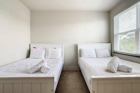 Trendy Thematic 3br Townhouse With Private Pool Holiday home Orlando